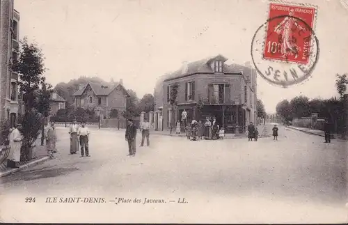 CPA L’Île Saint Denis, Place des Javeaux, gelaufen