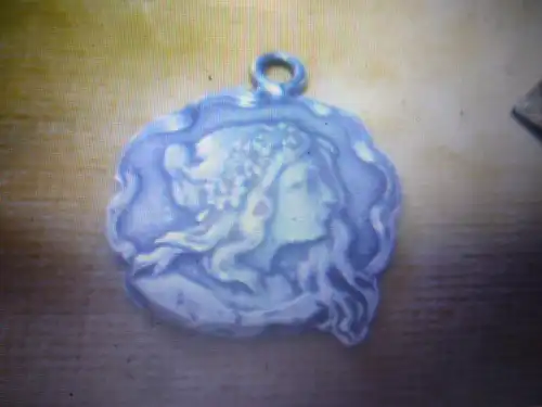 Art Nouveau pendant France around 1900 32mm x 25mm