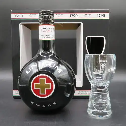 Zwack Unicum Kräuterlikör mit Glas als Geschenkset. 700ml. 40%vol.