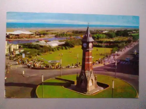 Skegness - Clock Tower / Glockenturm - Lincolnshire England (gelaufen, Eckknick links unten) Ansichtskarte