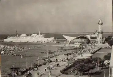 Warnemünde Fährschiff Warnemünde Mole Leuchtturm o ca. 1970