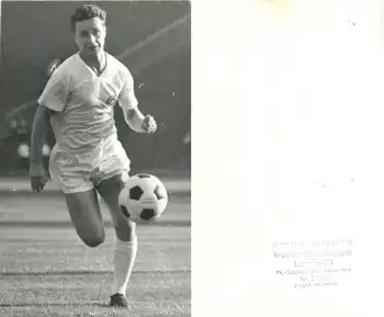 Dieter Erler Fussballspieler SC Wismut Karl-Marx-Stadt Echtfoto 18 x 11 cm um 1970