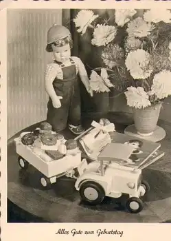 Puppe mit Spielzeugtraktor  *ca. 1959