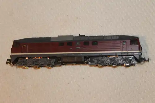 Diesellokomotive der Deutschen Reichsbahn;  BR 130;  Mit Beleuchtung; Spur H0; Epoche IV