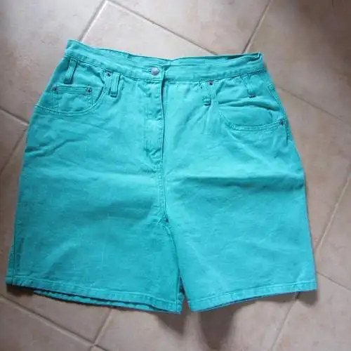 kurze Damenhose, Sommerhose,  grün, Größe zirka 44