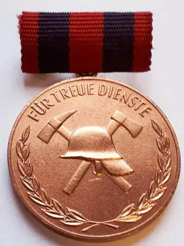 DDR Feuerwehr Medaille Für treue Dienste