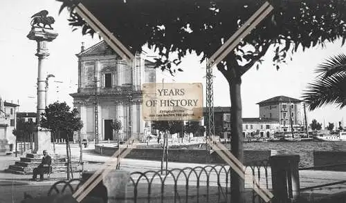 Foto Lago di Garda Gardasee Maderno - La Piazza