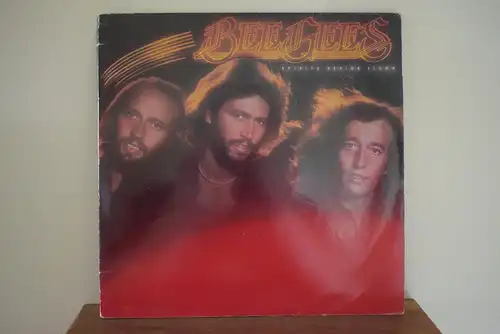 Bee Gees – Spirits Having Flown