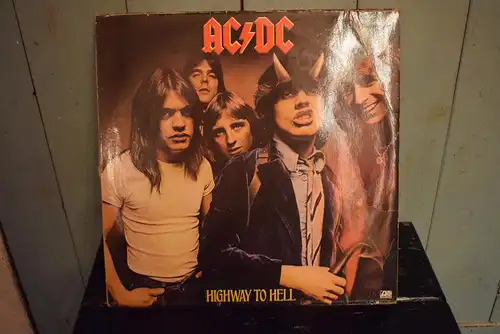 AC/DC ‎– Highway To Hell