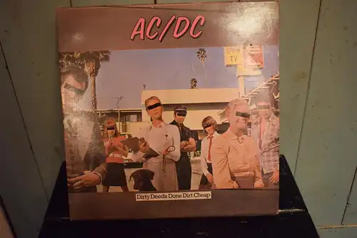 AC/DC ‎– Dirty Deeds Done Dirt Cheap