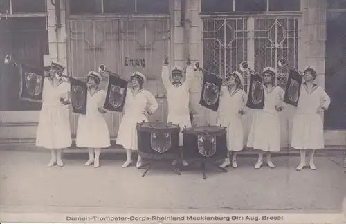 alte AK Damen-Trompeter-Corps Mecklenburg , August Breest um 1920 , Rostock , Trompete !!!
