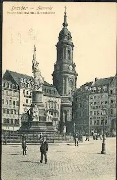 Dresden Altmarkt. Siegesdenkmal und Kreuzkirche.