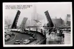 USA. Lake Michigan. Freigh ship passing under Wabash Avenue .