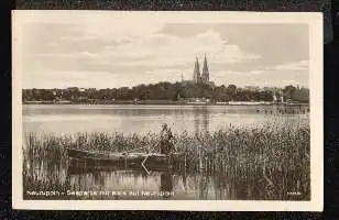 Neuruppin. Seepartie mit Blick auf Neuruppin.