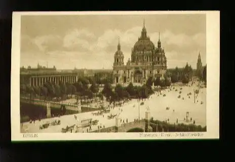 Berlin. Museum Dom Schlossbrücke