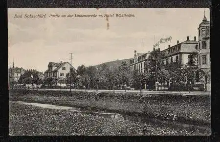 Bad Salzschlirt. Partie an der Lindenstraße mit Hotel Wüsthofen