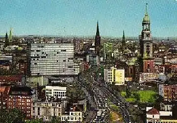 x04265; Hamburg. Ost. Ost West Straße mit den Türmen der Stadt.