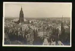 x07027; Frankfurt a. M. Blick auf Dom und Altstadt.