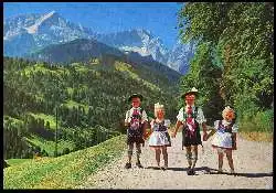 x11232; Sonntagsspaziergang. Kinder in Tracht.