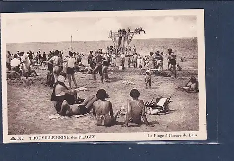 [Ansichtskarte] AK Trouville Reine des Plages La Plage a l heure du bain 1920. 