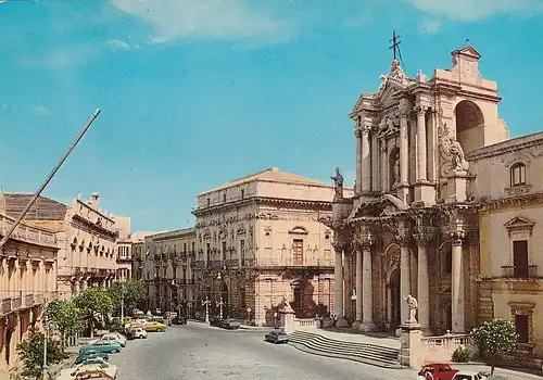 3709 - Italien - Siracusa , Piazza Duomo e il Duomo , Domplatz mit Dom - gelaufen 1981