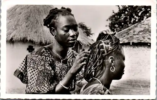 9515 - Afrique Equatoriale Française - La coiffure est un art difficile , Eingeborene , Ureinwohner - nicht gelaufen