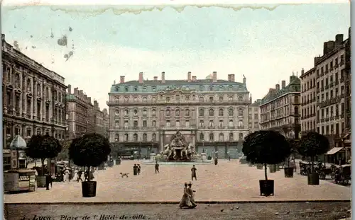 22130 - Frankreich - Lyon , Place de l' Hotel de Ville - gelaufen