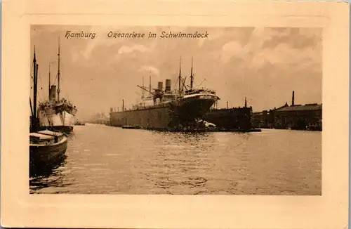 33103 - Deutschland - Hamburg , Ozeanriese im Schwimmdeck - nicht gelaufen