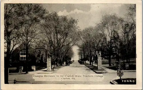 34812 - USA - Pennsylvania , Clarion , Campus Entrance to the State Teachers College - nicht gelaufen