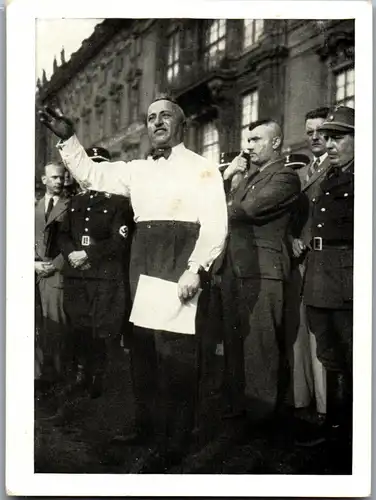 35347 - Zigarettenbilder - Männer und Ereignisse unserer Zeit , Serie I , Nr. 132 , Dr. Ley spricht im Berliner Lustgarten