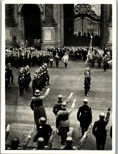 35446 - Zigarettenbilder - Männer und Ereignisse unserer Zeit , Serie II , Nr. 65 , Parade der Schutzpolizei , Polizeigeneral Daluege , Lustgarten