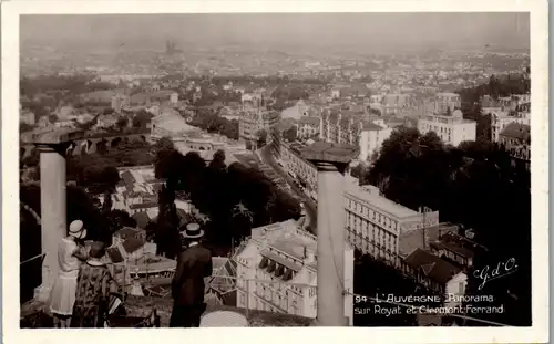 38155 - Frankreich - L'Auvergne , Panorama sur Royat et Clermont Ferrand - nicht gelaufen