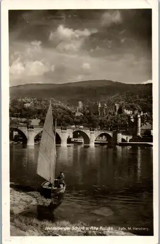 41644 - Deutschland - Heidelberg , Heidelberger Schloß u. Alte Brücke , Segelboot - gelaufen