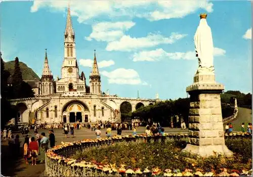 48245 - Frankreich - Lourdes , La Vierge couronnee et la Basilique - gelaufen 1980