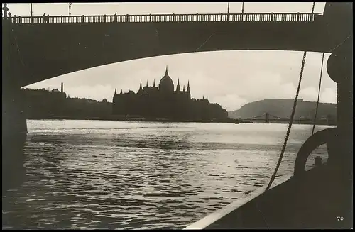 Budapest Parlament-Silhouette ngl 140.245