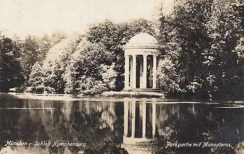 München, Schloß Nymphenburg, Parkpartie mit Monopterus ngl E4513