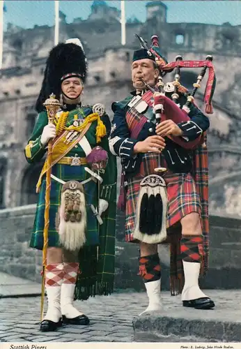 Edinburgh, Scottish Pipers ngl F3943