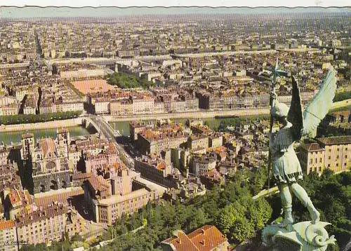 Lyon, Vue général, staue de Saint-Michel gl1969 G4859