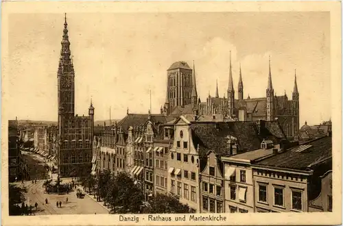 Danzig - Rathaus und Marienkirche -420054