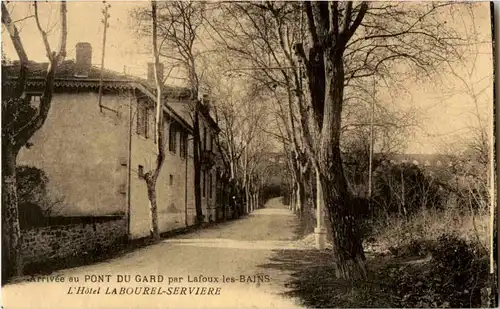 Pont du Gard par Lafoux les Bains -57836