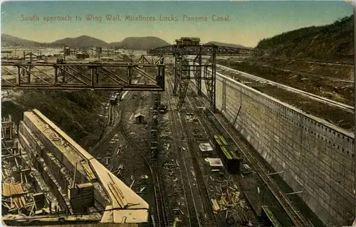 Panama - Wing wall - Miraflores Locks -25430