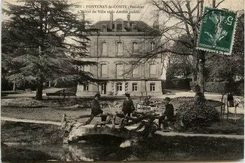 Fontenay le comte - L Hotel de Ville -411138
