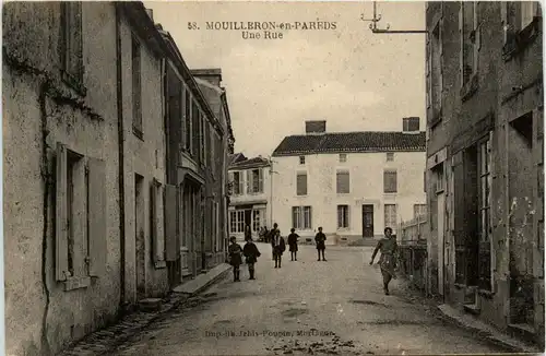 Mouilleron en Pareds - Une Rue -411122