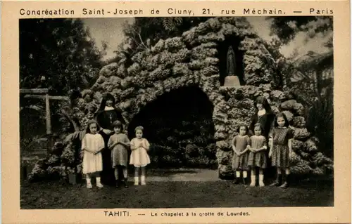 Tahiti - Le chapelet a la grotte de Lourdes -82066