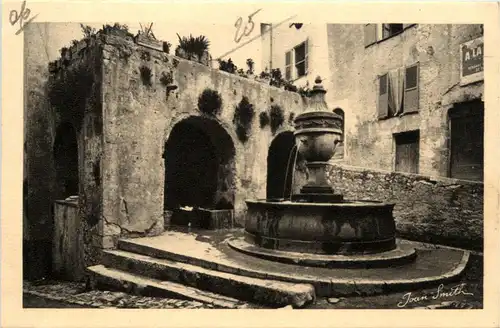 Vieille Fontaine a St-Paul, Old Fountain at St-Paul -366792