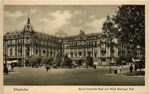 Wiesbaden, Kaiser-Friedrich-Platz mit Hotel Nassauer Hof -359890