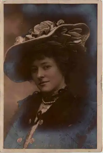 Miss Lessie Bateman -468868