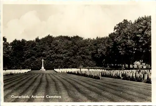 Oosterbeek Airborne Cemetary -475844