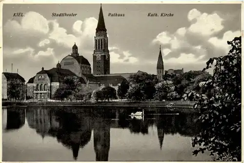 Kiel, Stadttheater, Rathaus, Kath. Kirche -388476