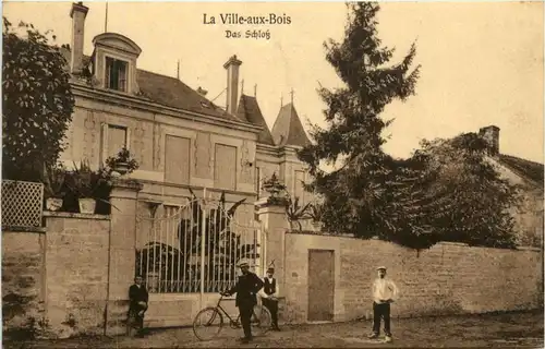 La Ville aux Bois - Schloss -484044